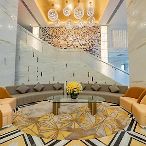 Golden Dragon **** Macao